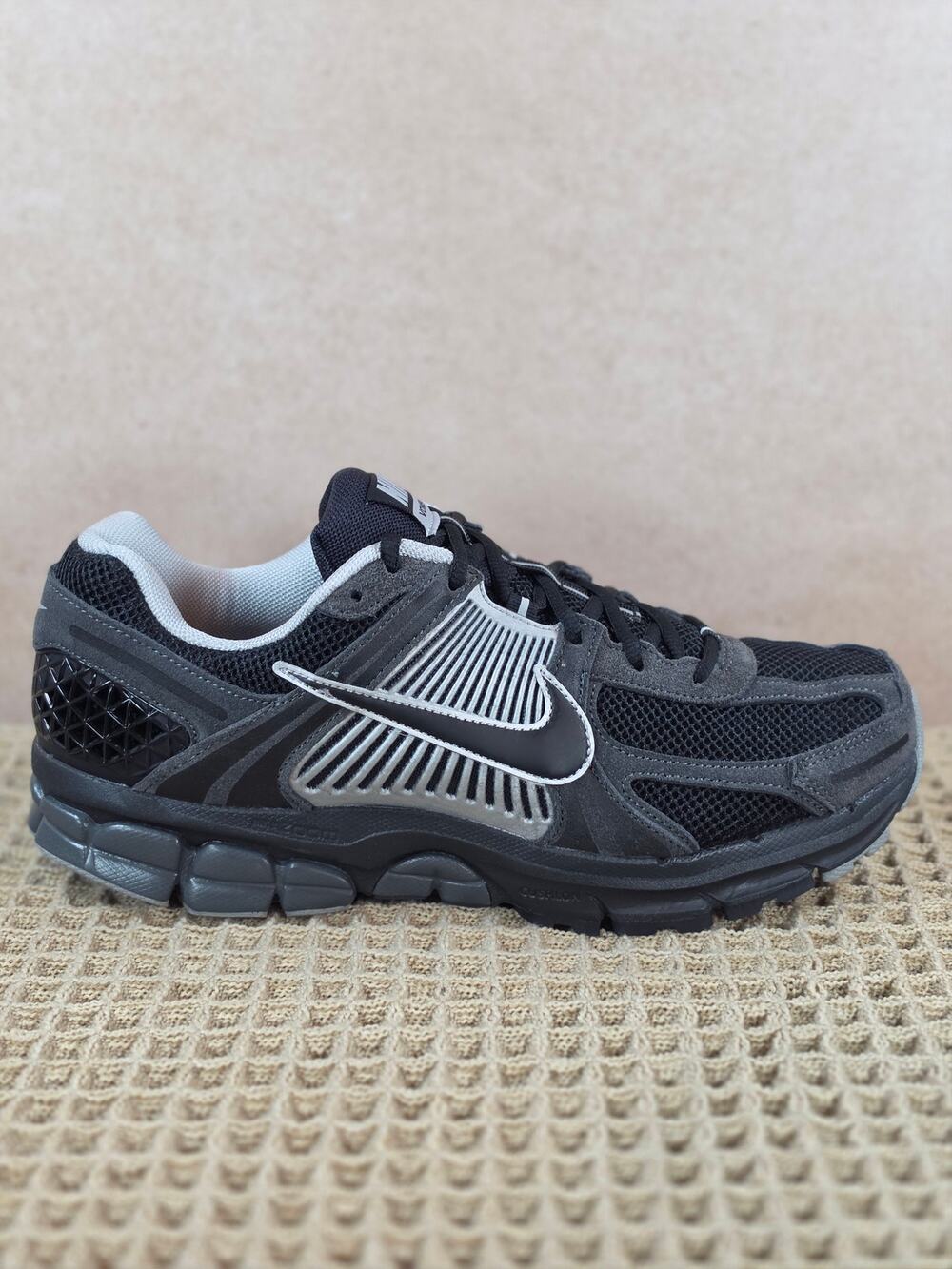 Nike Zoom Vomero 5 Men’s 12 Anthracite Black Chrome – Brand New in Box